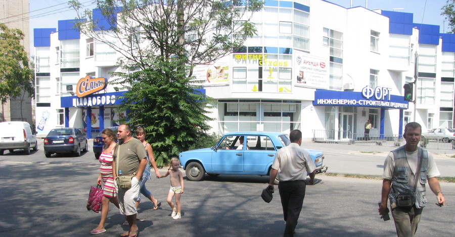 В конце лета в городе начали строить детские площадки