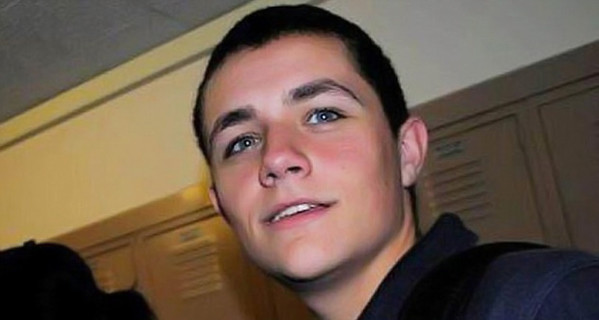 Американский школьник погиб, высунув голову из люка автобуса