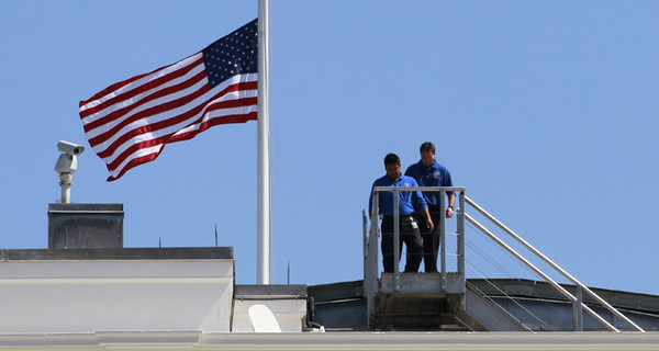 Два ракетных эсминца США идут к побережью Ливии