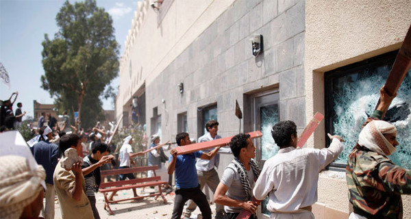 YouTube отказался удалять фильм, оскорбляющий пророка Мухаммеда, из-за которого идут нападения на посольства США