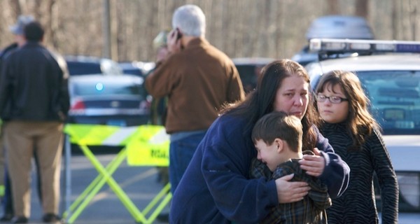 В результате стрельбы в США погибли 27 человек