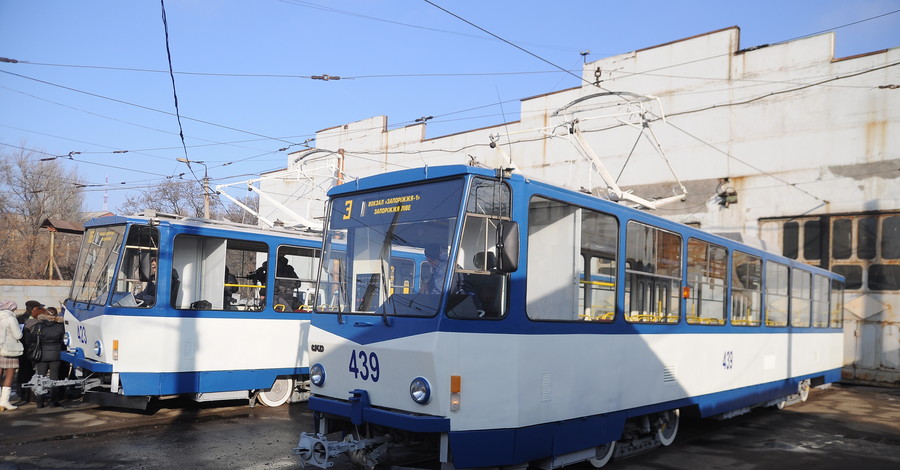 Рождество в Запорожье: Опасные петарды, кулачные бои и прыжки с моста 