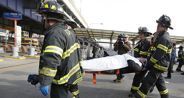 В США потерпел крушение пассажирский паром