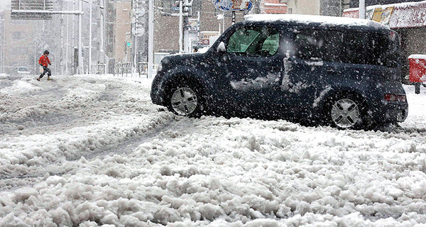 Из-за снегопада в Японии отменены 700 внутренних рейсов, 400 человек пострадали