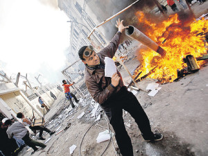 Приговор футбольных фанатов к смерти вызвал в Египте новую волну беспорядков 