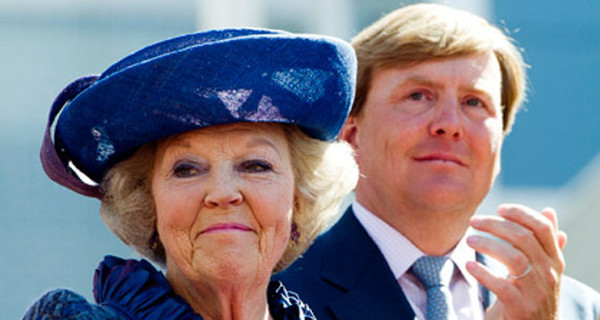 Королева Нидерландов отреклась от престола