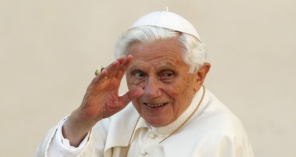 Ватикан оставляет за Бенедиктом XVI титул