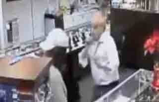 80-летний ювелир выгнал грабителей с молотками