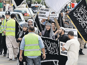 Зачем Европе шариатские патрули? 