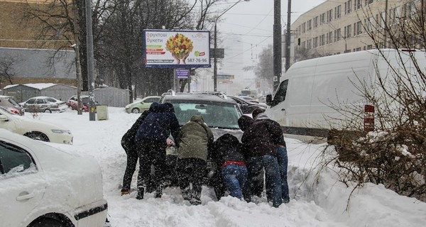 Команда добровольцев на джипах готова оказать помощь