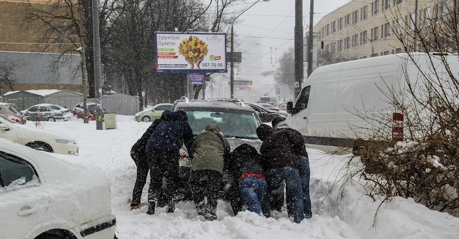 Команда добровольцев на джипах готова оказать помощь