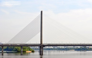 Трещину на Южном мосту закрепили проволокой