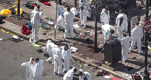 В США опубликованы фото бостонских бомб