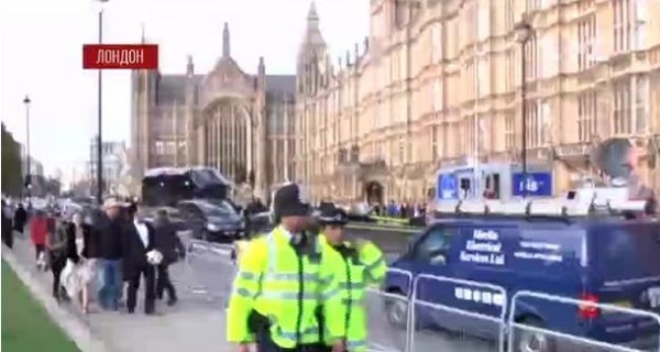 Участники Лондонского марафона будут бежать с траурными лентами