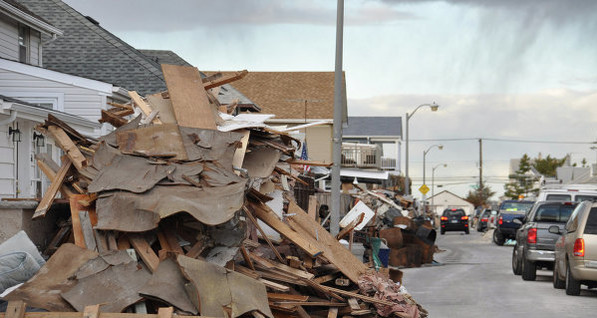 Нью-Йорке продают более 500 авто, оставшихся без владельцев после урагана 