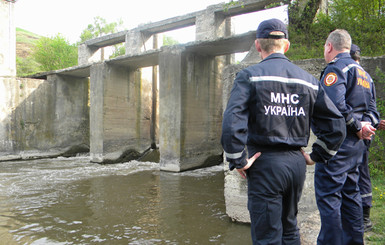 Байдарочники утонули, не сумев пройти высокий каскад 