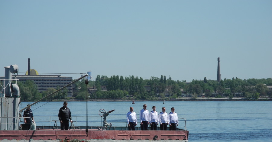 В Днепропетровске почтили погибших в Днепре солдат