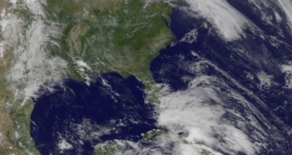 Жертвами урагана  в Мексике уже стали два человека 