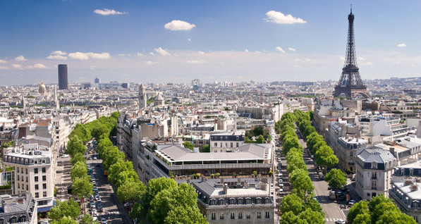 Во главе Парижа впервые может стать женщина