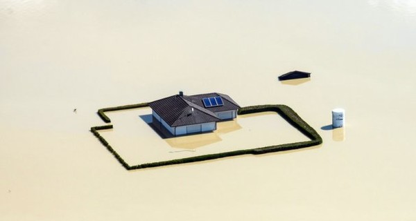 В Германии после спада воды увидели катастрофические последствия наводнения