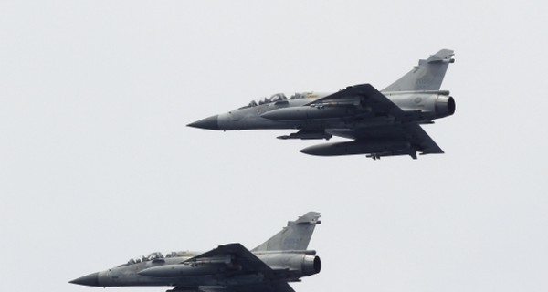 Во Франции разбился истребитель 