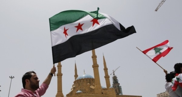 У иранского посольства в Бейруте убили манифестанта 