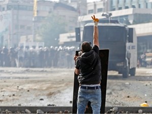 Премьер Турции согласился встретиться с лидерами протестующих