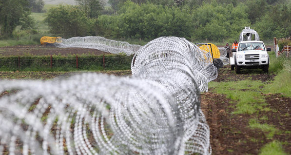 Для охраны Обамы закупили парк тракторов