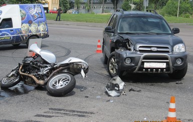 Во Львове внедорожник 