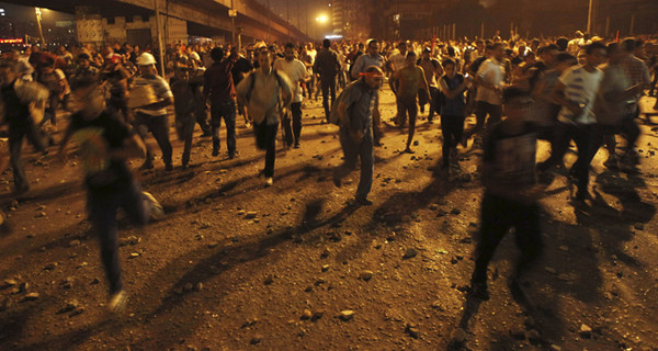 Восстание в Египте: под огонь попадают даже журналисты 