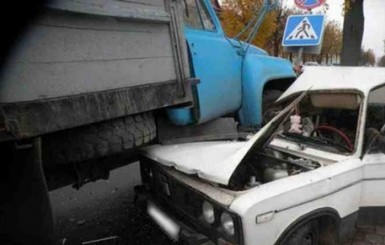 Пьяный белорус за ночь угнал четыре авто и по дороге разбил все всмятку