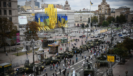 В центре столицы открылась выставка военной техники 