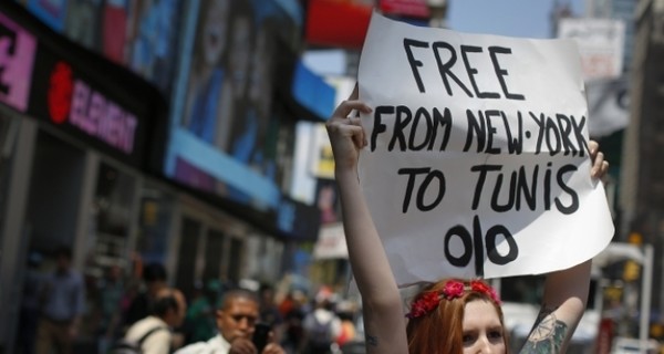 В Париже горела штаб-квартира FEMEN 