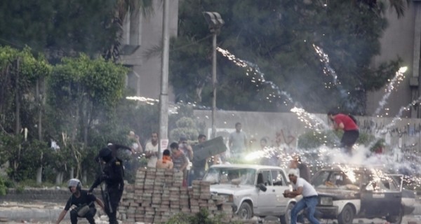 В Египте во время беспорядков погибли более 100 человек  