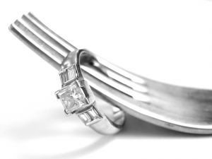 Выставку ювелирных украшений в Каннах ограбили на 103 миллиона евро.