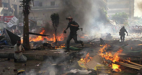 В Египте введен режим ЧП и комендантский час