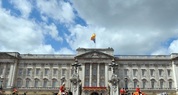 Охрана Букингемского дворца 