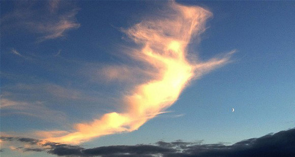 В небе над Англией жители сфотографировали 