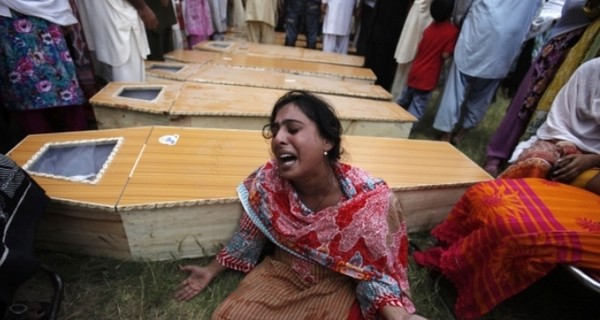 В Пакистане террористы устроили взрыв у христианской церкви, уже известно 70-ти погибших 