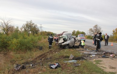 На трассе в Запорожской области погибли трое