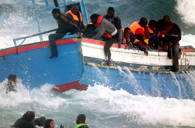 Грузовое судно потерпело крушение: 40 погибших, около сотни пропали без вести