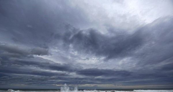 Тайфун в Японии: тысячи обесточенных домов и  отмененные авиарейсы электричества 8 тысяч домов.