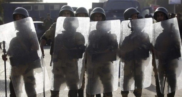 В Египте полиция применила слезоточивый газ для пресечения беспорядков