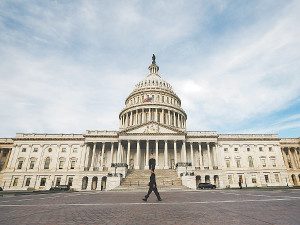 Дефолт США переносится на полтора месяца