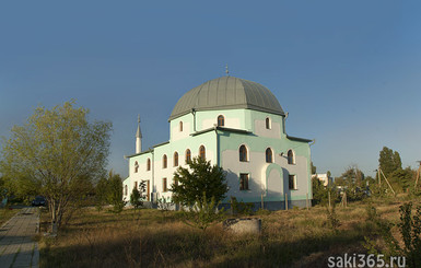 Мечеть в Саках могли поджечь