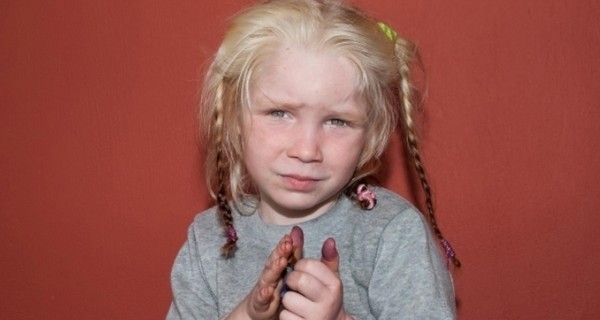 Родителей найденной в Греции белокурой девочки Марии обнаружили в Николаевке