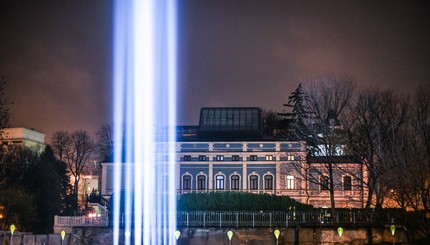 Фоторепортаж: в Киеве зажгли огни достоинства 