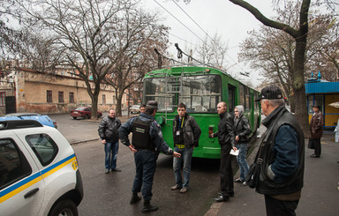 В Одессе пьяного автомобилиста, протаранившего четыре машины, связали водители