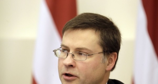 Правительство Латвии ушло в отставку после обрушения торгового центра в Риге