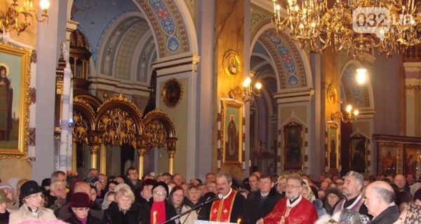 Во Львове похоронили Лесю Гонгадзе